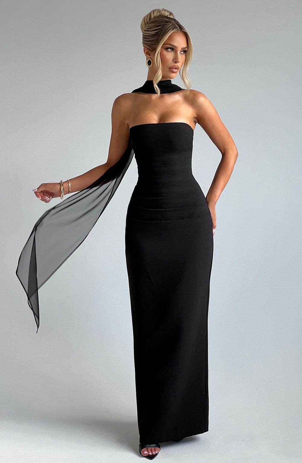 Yulia Maxi Dress - Black - Napalia